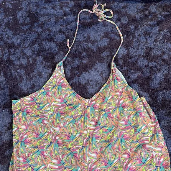 5/$25 Woman’s Large Buc-ee’s Patterned Romper - Picture 3 of 5